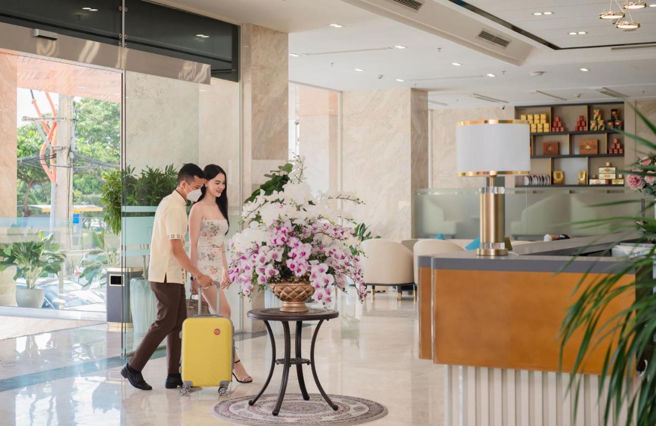 Grand Gosia Hotel Nha Trang Exteriör bild