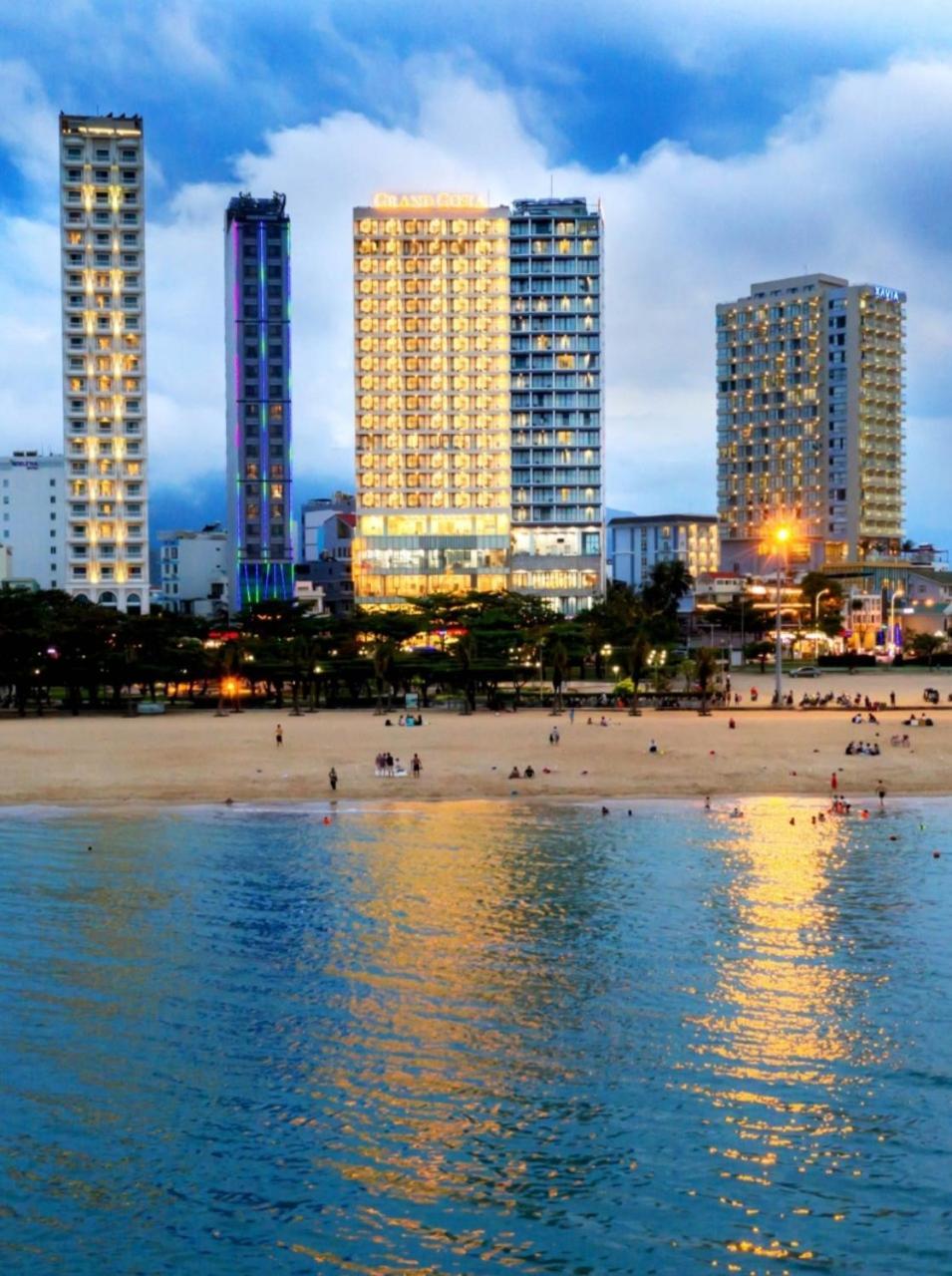 Grand Gosia Hotel Nha Trang Exteriör bild