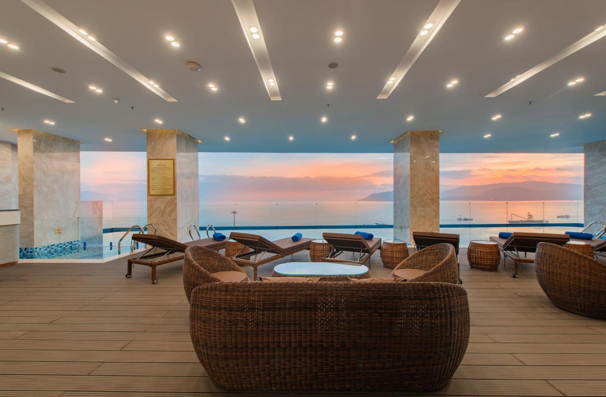 Grand Gosia Hotel Nha Trang Exteriör bild