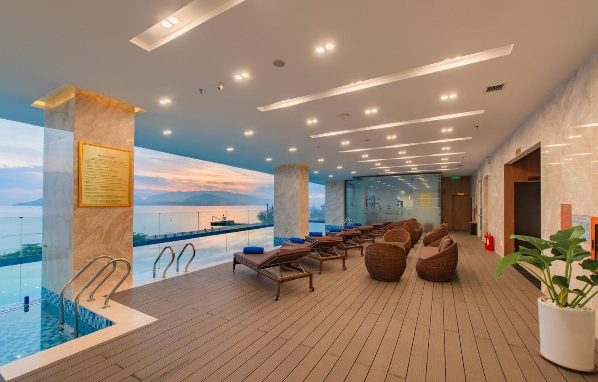 Grand Gosia Hotel Nha Trang Exteriör bild